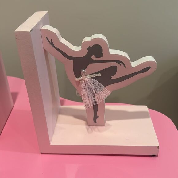 🎉Ladt deal 🎉Ballerina book holder 2 - Picture 2 of 12